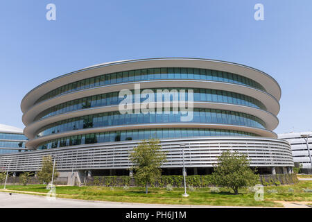 Apple's Central & Wolfe Campus (AC3), Sunnyvale, California Stock Photo ...