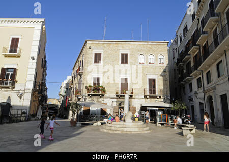 Piazza Mercantile, square, Bari, Apulia, Italy Stock Photo