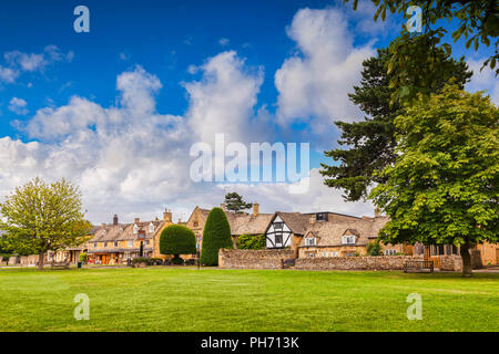 The Cotswold village of Broadway, Worcestershire, England Stock Photo