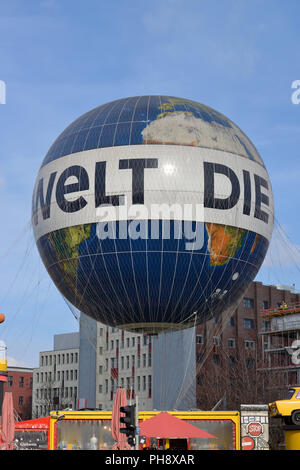 Welt-Ballon, Zimmerstrasse, Mitte, Berlin, Deutschland Stock Photo