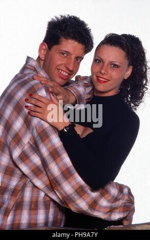 'Activate', deutsches Eurodance Duo bei einem Promoshoot in Prag, Tschechien 1995. German eurodance duo 'Activate' during a promotional photo shooting Stock Photo