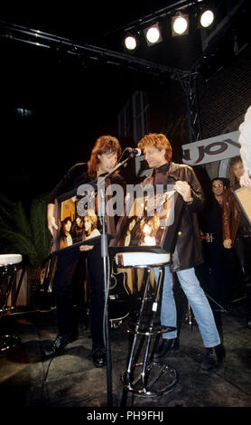 Bon Jovi (l-r: Richie Sambora, Jon Bon Jovi) on 25.02.1996 in Hamburg. | usage worldwide Stock Photo