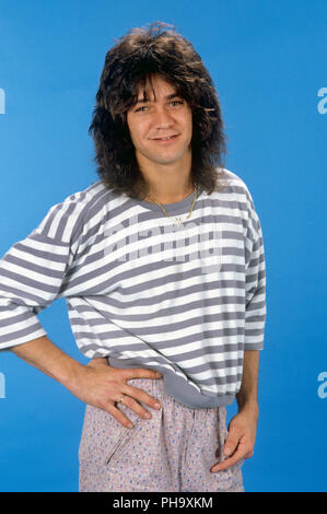 Eddie Van Halen (Edward Lodewijk Van Halen) (Van Halen) on im Oktober 1981 in . | usage worldwide Stock Photo