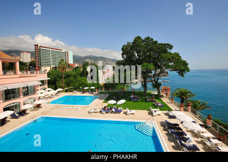 Swimming pool overlooking the sea. Reid's Palace Hotel. Funchal, Madeira island. Portugal Stock Photo