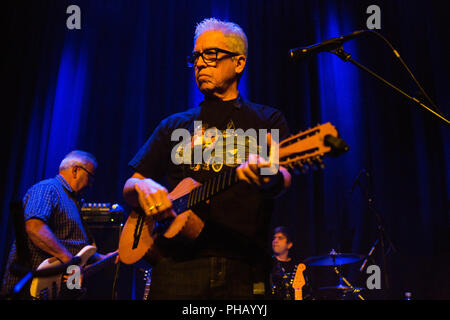 Norway, Oslo - August 30, 2018. The American rock band Los Lobos performs a live concert at Cosmopolite in Oslo. Here singer and guitarist Louie Perez is seen live on stage. (Photo credit: Gonzales Photo - Per-Otto Oppi). Credit: Gonzales Photo/Alamy Live News Stock Photo