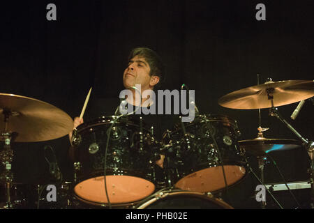 Norway, Oslo - August 30, 2018. The American rock band Los Lobos performs a live concert at Cosmopolite in Oslo. Here drummer Enrique Gonzalez a.k.a. Bugs is seen live on stage. (Photo credit: Gonzales Photo - Per-Otto Oppi). Credit: Gonzales Photo/Alamy Live News Stock Photo