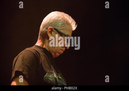 Norway, Oslo - August 30, 2018. The American rock band Los Lobos performs a live concert at Cosmopolite in Oslo. Here singer and guitarist Louie Perez is seen live on stage. (Photo credit: Gonzales Photo - Per-Otto Oppi). Credit: Gonzales Photo/Alamy Live News Stock Photo