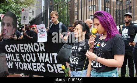 New York, USA. 31st August 2018. New York, NY: Manhattan's Overdose Awareness March organized on the international Overdose Awareness day. The march walked from E27th street and 1st Ave to 633 3rd Ave, Governor Cuomo’s office. Credit: SCOOTERCASTER/Alamy Live News Stock Photo