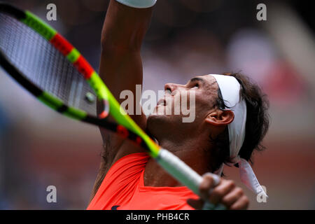 Flushing Meadows, New York - August 31, 2018: US Open Tennis:  Number 1seed Rafael Nadal serving to his opponent Karen Khachanov of Russia during their third round match at the US Open in Flushing Meadows, New York. Credit: Adam Stoltman/Alamy Live News Stock Photo