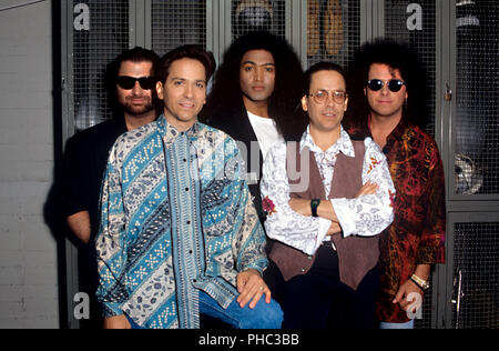 Toto (l-r): David Paich, Mike Porcaro, Jean-Michel Byron, Jeff Porcaro, Steve Lukather on 14.09.1990 in Saarbrücken. | usage worldwide Stock Photo