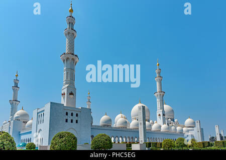 Views of the Sheikh Zayed Grand Mosque in Abu Dhabi, U.A.E. Stock Photo