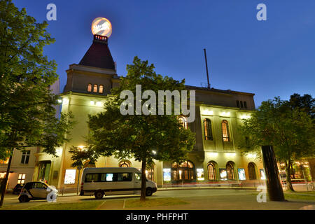 Berliner Ensemble, Bertolt-Brecht-Platz, Mitte, Berlin, Deutschland Stock Photo