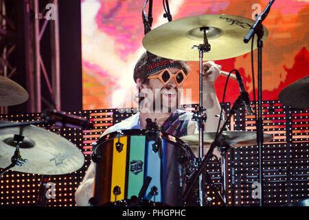 Kyiv, Ukraine. 31st Aug, 2018. Dan Reynolds of Imagine Dragons performs in concert at Olympic NSC on August 31, 2018, in Kiev Credit: Aleksandr Gusev/Pacific Press/Alamy Live News Stock Photo