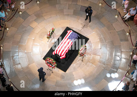 Washington, United States Of America. 31st Aug, 2018. Photo taken from the Dome of the United States Capitol of the Lying in State honoring the late US Senator John McCain (Republican of Arizona) in the US Capitol Rotunda in Washington, DC on Friday, August 31, 2018. Credit: Ron Sachs/CNP (RESTRICTION: NO New York or New Jersey Newspapers or newspapers within a 75 mile radius of New York City) | usage worldwide Credit: dpa/Alamy Live News Stock Photo