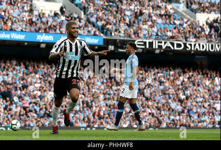 Newcastle United's DeAndre Yedlin celebrates scoring his side's first goal of the game during the Premier League match at the Etihad Stadium, Manchester. Stock Photo