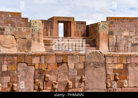 Semi-subterranean temple with the Ponce monolith visible in the Kalisasaya gateway. Tiwanaku archaeological site, La Paz, Bolivia Stock Photo