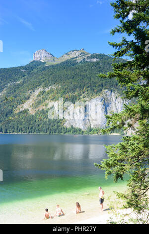 Altaussee: lake Altausseer See, beach, bather, mountain Loser, Ausseerland-Salzkammergut, Steiermark, Styria, Austria Stock Photo