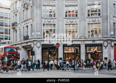 H&m oxford circus opening sale hours