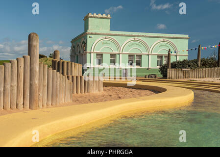 Montrose Traill Pavilion at Montrose beach front Splash play area, Montrose, Angus, Scotland. Stock Photo