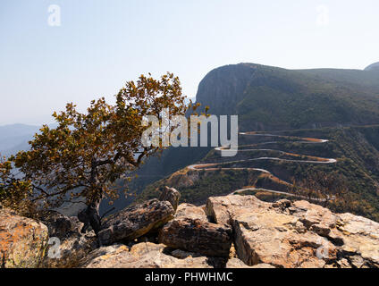 The road at serra da Leba, Huila Province, Humpata, Angola Stock Photo