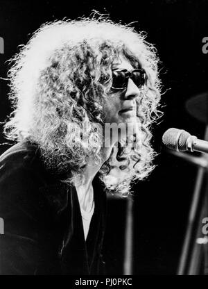 Ian hunter singer hi-res stock photography and images - Alamy