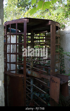 Derelict building that was once part of the terminal of the Aust Ferry at Old Passage which crossed the Severn before the Severn Bridge was built Stock Photo