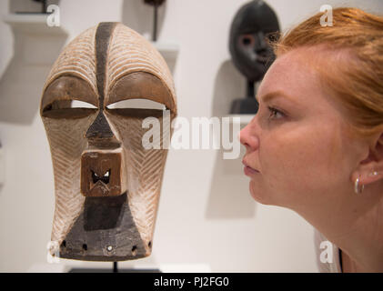 Mall Galleries, London, UK. 4 September, 2018. Tribal Art London, the UK’s premier and only specialist collectors’ event in the field of original purpose ethnographic and primal art, runs in the Mall Galleries from 5th to 8th September 2018. Credit: Malcolm Park/Alamy Live News. Stock Photo