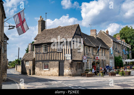 The Chanting House and Post office in Fairford, Cotswolds, Gloucestershire, England Stock Photo