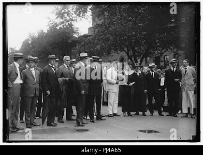 BAKER, NEWTON DIEHL. SECRETARY OF WAR, 1916-1921. WAR RISK GROUP; HENRY POMEROY DAVISON, CHARLES EVANS HUGHES, JOSEPHUS DANIELS, CHOLMELEY, JONES, RICHARD GILDER Stock Photo