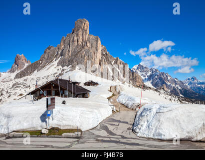 Giau Pass in the late spring day, Dolomites, Italy,  in the foreground Gusela. Stock Photo