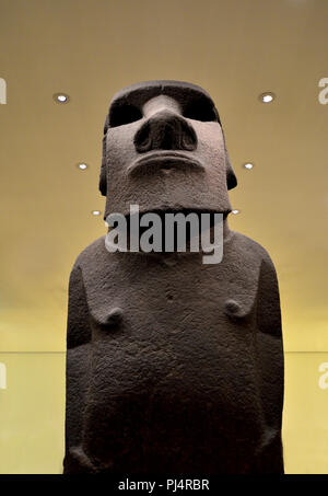 Easter Island basalt statue known as Hoa Hakananai'a (AD 1000-1200 ...
