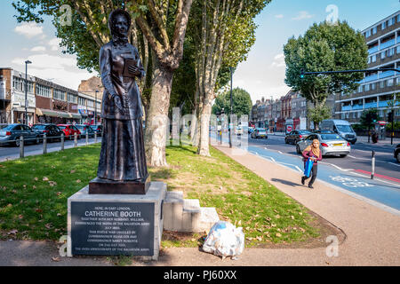 Statue of Catherine Booth, founder of the Salvation Army, on Mile End Road in East London Stock Photo