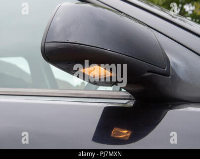 2005 Mk3 Ford Mondeo Titanium X Estate car in Panther Black Stock Photo -  Alamy
