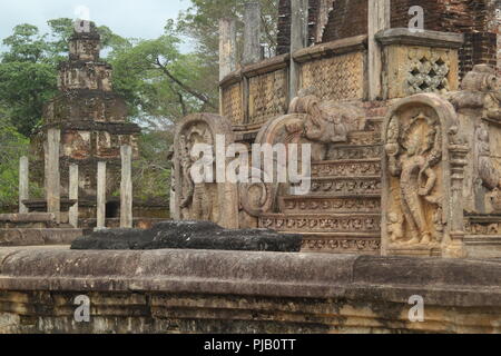 Ancient ruins in Sri Lankan jungle (Polonnaruwa, Vatadage) Stock Photo