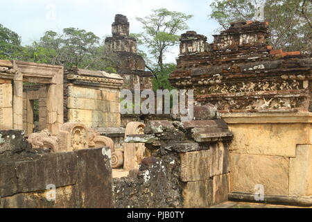 Ancient ruins in Sri Lankan jungle (Polonnaruwa, Vatadage) Stock Photo