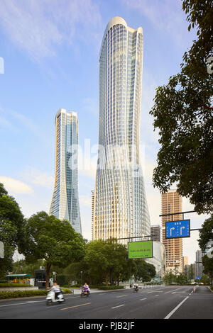 Exterior view from street. Raffles City Hangzhou, Hangzhou, China. Architect: UNStudio, 2017. Stock Photo