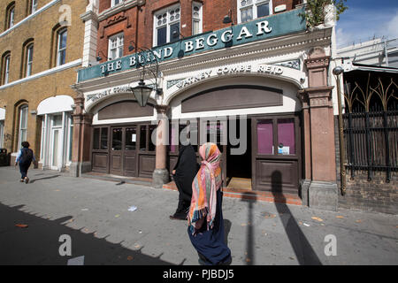 The Blind Beggar pub on Whitechapel Road in Whitechapel in the East End of London where Ronnie Kray murdered George Cornell, London, England, UK Stock Photo