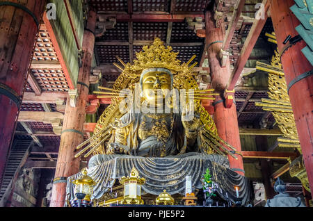 Vairocana great buddha in Daibutsu-den Todai-ji temple, Nara, Japan Stock Photo