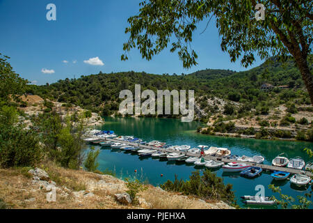 Lac d'Esparron in Alpes-de-Haute Provence region of Southern France Stock Photo