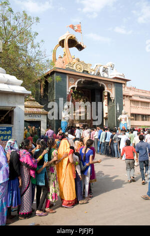 Queue of woman devotees  at  the birthplace of Lord Krishna  Janma Bhoomi temple Mathura  Uttar Pradesh  India Asia, South Asia Stock Photo