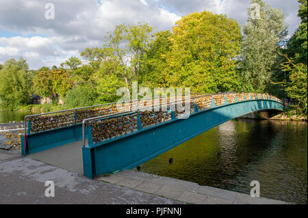 The Love Lock Bridge (Weir Bridge) covered in Padlocks at Bakewell, Peak District National Park, Derbyshire Stock Photo