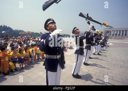 the army at a parade at the Korean War Memorial in the city of Seoul in South Korea in EastAasia.  Southkorea, Seoul, May, 2006 Stock Photo