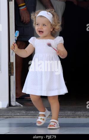 La familia real española encabezada por el Rey D. Juan Carlos I y Doña Sofia en el Club de Nautico de Palma donde comienza la XXVI Regata Copa del Rey de Vela. En este primer dia brillo la infanta Leonor acompañada de sus padres el Principe Felipe y la Princesa de Asturias, Dña. Letiiza Stock Photo