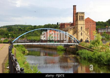 Sheffield - city in South Yorkshire, UK. River Don footbridge. Stock Photo
