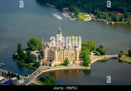 Schwerin Castle, castle garden, castle lake, Schwerin, Mecklenburg-Vorpommern, Germany