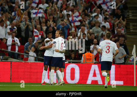 London, UK. 8th Sept, 2018. Marcus Rashford of England celebrates with Harry Kane of England after he scores his teams 1st goal. UEFA Nations league A, group 4 match, England v Spain at Wembley Stadium in London on Saturday 8th September 2018.  Please note images are for Editorial Use Only. pic by Andrew Orchard/Alamy Live news Stock Photo