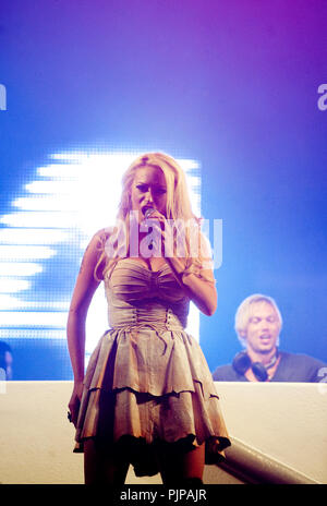 Regi Penxten with special guest Kaya Jones at the Laundry ...