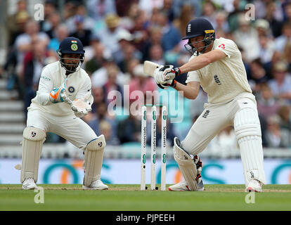 England's Jos Buttler bats during the test match at The Kia Oval, London. Stock Photo