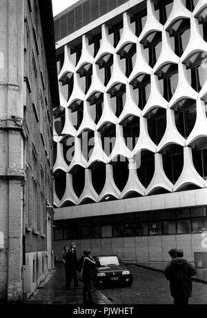the Dexia bank building on rue du Persil in Brussels (Belgium, 1993) Stock Photo