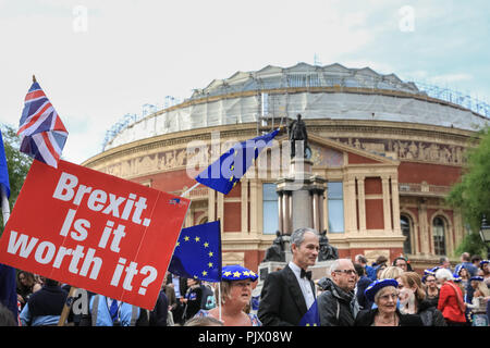 London, UK. , 8th Sep 2018. Pro-EU protesters with European Union flags hand out a total of 20,000 flags and beret hats outside the Royal Albert Hall and surrounding areas prior to Last Night of The Proms. Credit: Imageplotter News and Sports/Alamy Live News Stock Photo